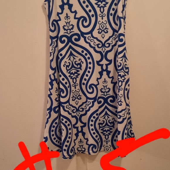 Clothes - Picture 5 of 15